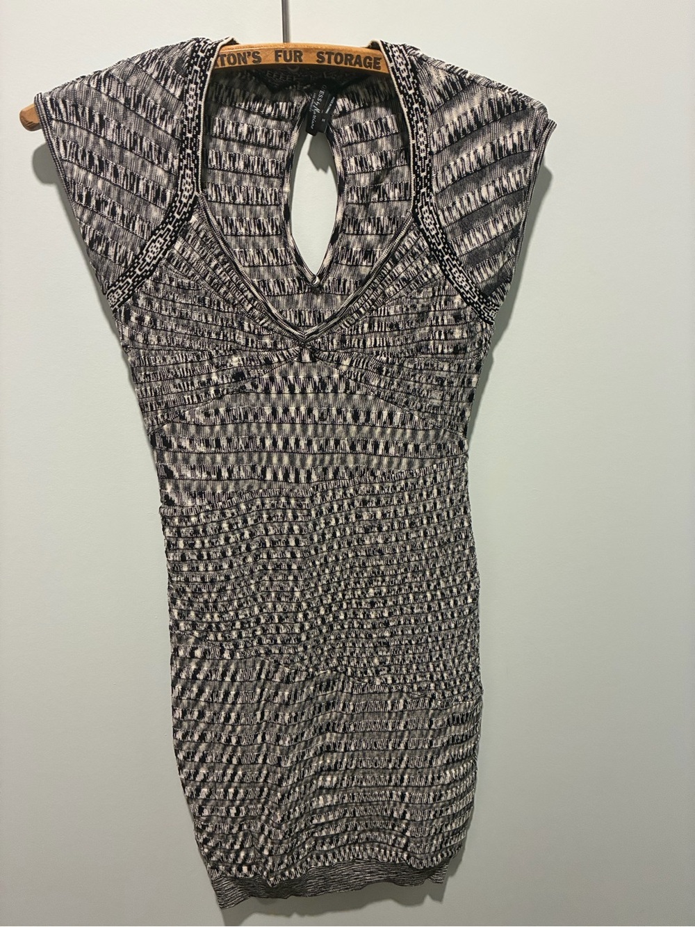 GUESS BY MARCIANO Textured Knit Black and White  Bodycon Dress Size Medium